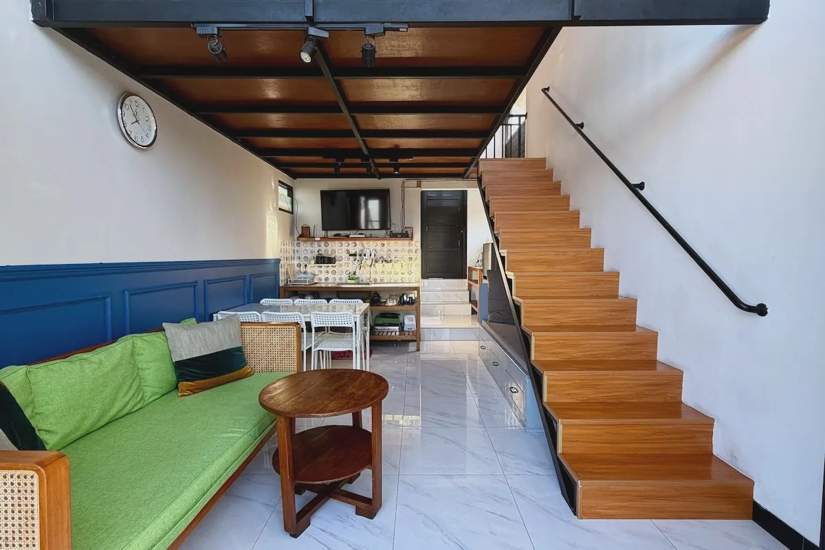 Living room with day bed and skyline outlook